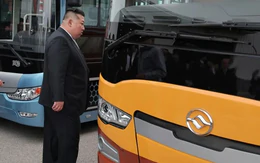 Lý do ông Kim Jong Un tham quan nhà máy xe buýt khi tới Trung Quốc