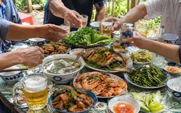 Chuyện uống rượu 'tới bến' và tin đồn bụi tre 'có ma'