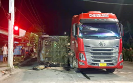 Phạt 80 triệu đồng vụ xe container chở 4 cuộn thép 'khổng lồ' bị lật