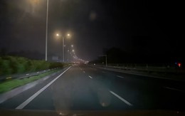 Khách hú hồn khi bác tài mở cho bài nhạc nghe đỡ buồn ngủ