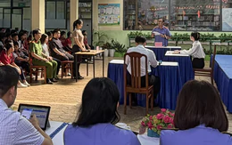 Học sinh lần đầu xem xét xử ngay tại trường, thích thú với phiên tòa giả định