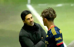HLV Arteta ‘tóe lửa’ với sao trẻ Arsenal ở trận thua sốc