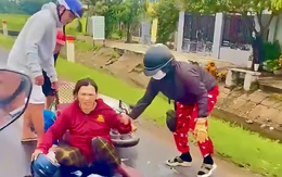 Tài xế làm đổ dầu nhớt ra đường, nhiều người đi xe máy té ngã