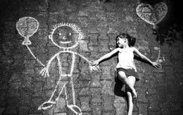 Vì sao có người luôn cảm thấy 'có ai đó bên cạnh' dù đang một mình?