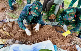Tìm thấy hài cốt nữ liệt sĩ được bọc trong 2 lớp võng dù