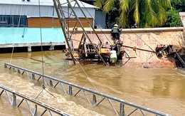 Vụ dùng chẹt có cần cẩu tự chế di chuyển nhịp cầu sắt: Địa phương khắc phục xong sự cố