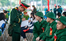 18 tuổi, học lớp 10 tại trường giáo dục nghề nghiệp - giáo dục thường xuyên có được tạm hoãn nhập ngũ?