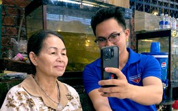 Đội hình áo xanh đến tận nhà hỗ trợ người dân làm dịch vụ công trực tuyến