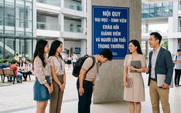 Khi việc chào hỏi của sinh viên thành quy định bắt buộc