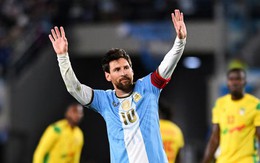Messi nhiều lần bật khóc trong trận đấu chia tay tuyển Argentina