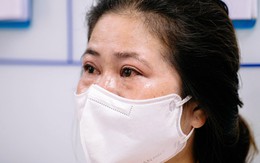 Hai con trai lần lượt ung thư, nước mắt mẹ cứ rơi khi nhận quà hỗ trợ