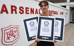 Sao trẻ Arsenal nhận một lúc 3 kỷ lục Guinness