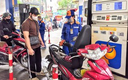 Xăng tăng gần 5.000 đồng/lít kể từ tháng 9, quỹ bình ổn đủ sức gánh để 'kềm' giá xăng?