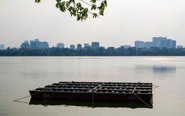 Cận cảnh dàn pháo hoa nước lần đầu lắp giữa lòng hồ Tây, chờ khai hỏa dịp 10-10
