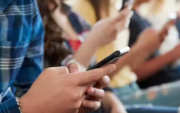 Meta, YouTube hầu tòa vì 'thiết kế gây nghiện' cho trẻ em