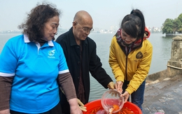 Thả cá chép không thả túi ni lông, bờ sông 'sạch bong' ngày đưa ông Táo