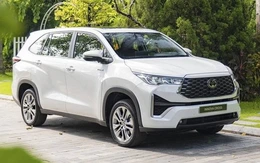 Tin tức giá xe: Toyota Innova Cross hybrid giảm niêm yết hàng chục triệu, rẻ hơn Custin bản 'full'