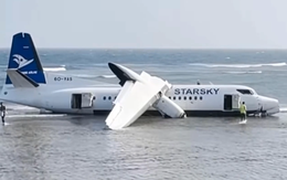 Máy bay chở 55 người trượt khỏi đường băng lao xuống bờ biển ở Somalia