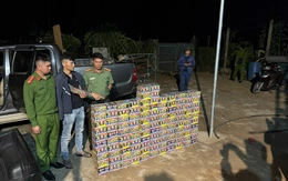 Xe bán tải độ chế khoang bí mật chở pháo lậu từ Gia Lai về Đắk Lắk