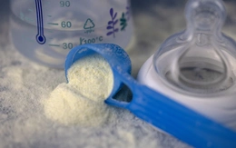 Trung Quốc yêu cầu các nhà sản xuất sữa công thức xét nghiệm độc tố