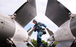 Cận cảnh trận địa tên lửa trực chiến canh trời cận Tết bên bờ biển Đà Nẵng