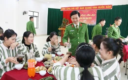Ước mong ngày về của phạm nhân bên mâm cơm tất niên