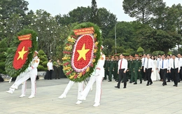 Lãnh đạo TP.HCM dâng hương tưởng nhớ các Mẹ Việt Nam anh hùng, Anh hùng liệt sĩ