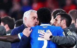 Jose Mourinho bị tố 'thao túng tâm lý' Vinicius