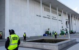Ông Trump đóng cửa Trung tâm Kennedy hai năm để đại tu