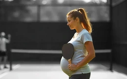 Xu hướng bà bầu chơi pickleball, giới y học nói sao?
