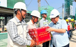 Phó thủ tướng Nguyễn Chí Dũng thăm, tặng quà Tết cho công nhân làm dự án đón APEC 2027 ở Phú Quốc