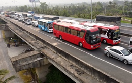 Chiều mùng 5 Tết, một số tuyến đường về Hà Nội, TP.HCM ùn tắc