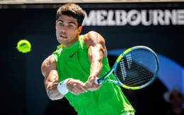 Alcaraz áp sát kỷ lục của big 3 sau khi đăng quang giải Qatar mở rộng