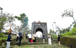 Lên 'cổng trời' Hoành Sơn nghe vang câu thơ đèo Ngang