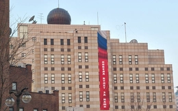 Nga treo khẩu hiệu chiến thắng ở Seoul, Hàn Quốc phản đối