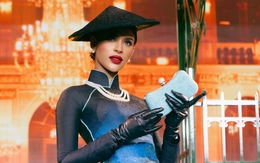 Tái sinh áo dài thập niên 60 bằng kỹ thuật nhuộm ombre và vẽ tay