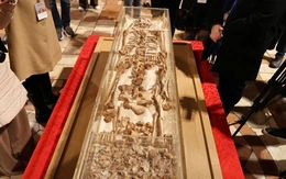 Hài cốt Thánh Francis lần đầu trưng bày công khai sau 800 năm