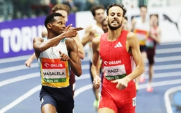 Runner Botswana mất HCV 1.500m vì giả vờ bắn đối thủ