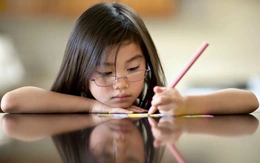 Vì sao 90% nhân loại thuận tay phải?