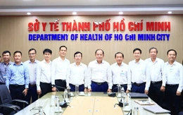 Báo Tuổi Trẻ thăm, chúc mừng Sở Y tế, các bệnh viện nhân Ngày Thầy thuốc Việt Nam 27-2