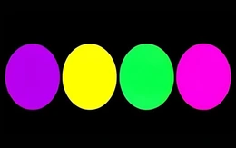 Quiz: Bạn có sức hút tự nhiên và dễ nổi bật giữa đám đông?