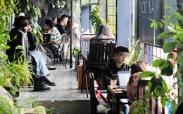 Khu tập thể cũ Hà Nội - giấc mơ thời nghèo khó - Kỳ 5: Hàng quán nơi bạc màu thời gian