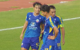 Thi đấu với 10 người, Đại Học Văn Hiến vẫn đánh bại CLB Long An