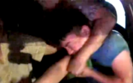 Tạm giữ hành khách kẹp cổ, đấm tới tấp tài xế taxi công nghệ ở TP.HCM