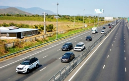 Hanh thông trên những con đường xuân