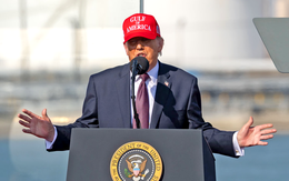 Chính quyền Trump xin hoãn hoàn tiền thuế quan thêm 4 tháng