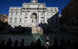 Rome thu phí 2 euro khi ném xu xuống Đài phun nước Trevi