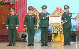 Cục Chính trị Quân khu 7 nhận Huân chương Bảo vệ Tổ quốc hạng nhất