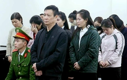 'Bà trùm' lãnh 10 năm tù vụ giấu 546kg vàng trong giày, quấn quanh người đưa về Việt Nam