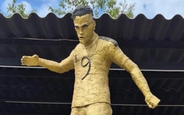 Tượng vinh danh Radamel Falcao gây tranh cãi vì kém thẩm mỹ